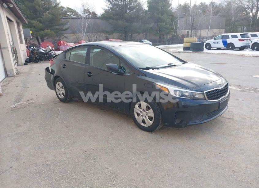 2017 Kia Forte LX (VIN 3KPFK4A71HE098885) main photo