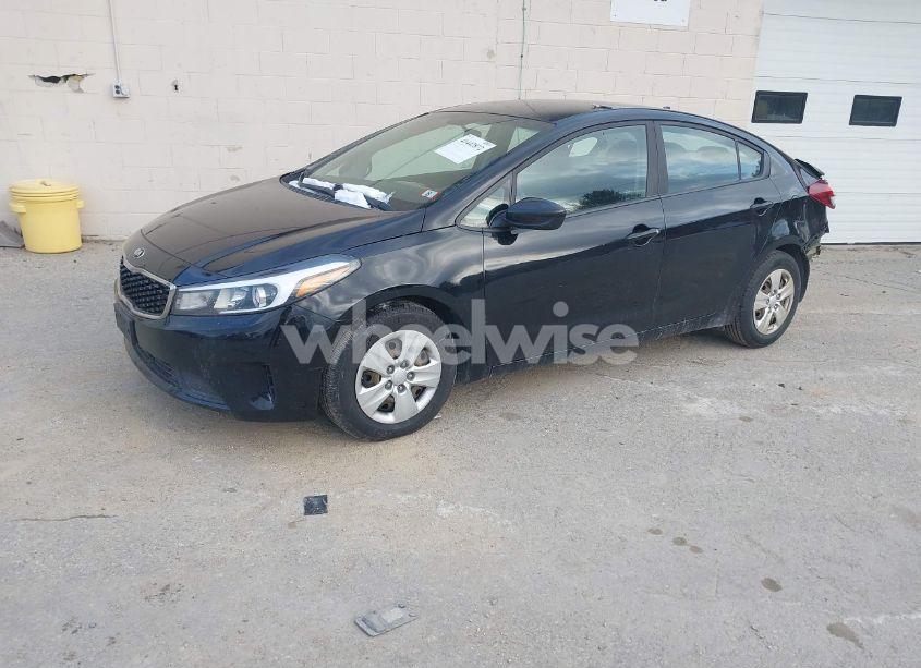 Photo 2 of 2017 Kia Forte LX (VIN 3KPFK4A71HE098885)