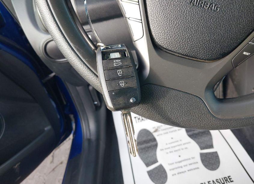 Photo 11 of 2017 Kia Forte LX (VIN 3KPFK4A71HE120903)