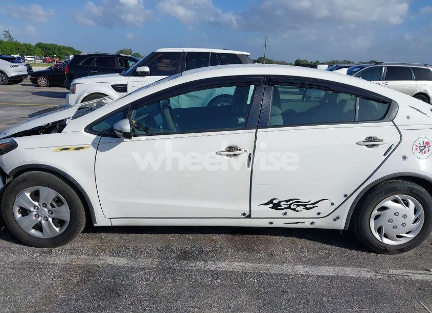 Photo 15 of 2017 Kia Forte LX (VIN 3KPFK4A71HE126278)