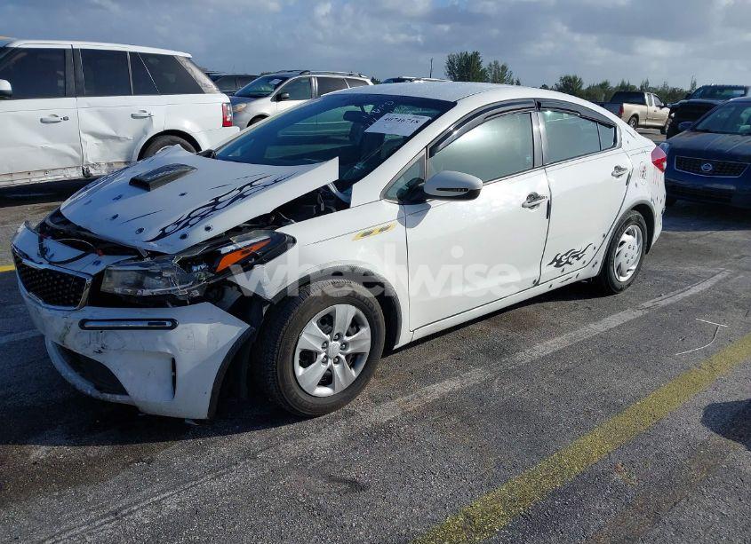 Photo 2 of 2017 Kia Forte LX (VIN 3KPFK4A71HE126278)