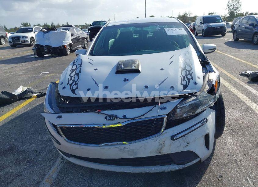 Photo 6 of 2017 Kia Forte LX (VIN 3KPFK4A71HE126278)