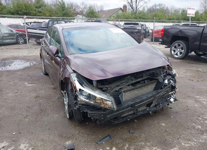 2017 Kia Forte LX (VIN 3KPFK4A71HE140570) main photo