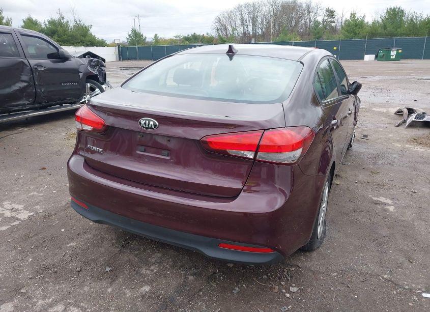 Photo 4 of 2017 Kia Forte LX (VIN 3KPFK4A71HE140570)
