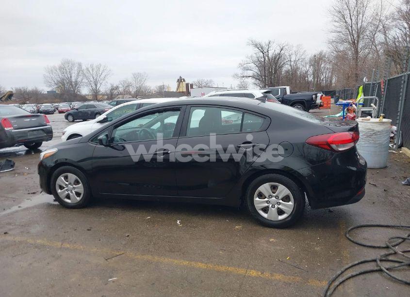 Photo 14 of 2017 Kia Forte LX (VIN 3KPFK4A71HE142447)