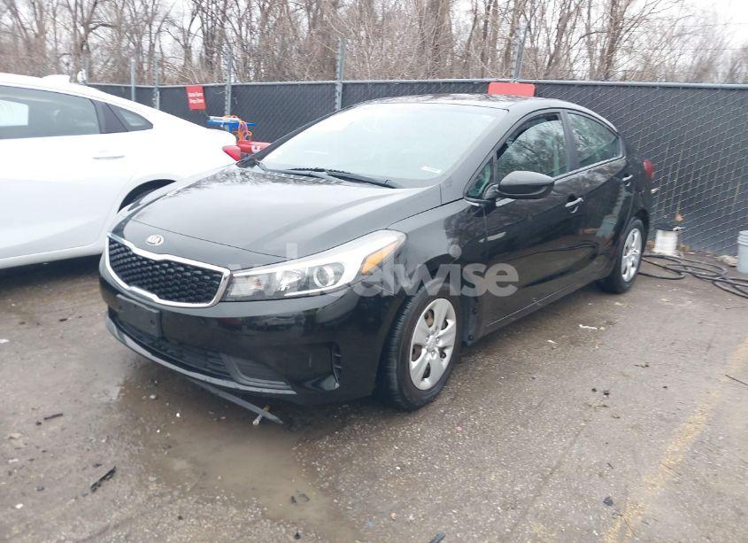 Photo 2 of 2017 Kia Forte LX (VIN 3KPFK4A71HE142447)