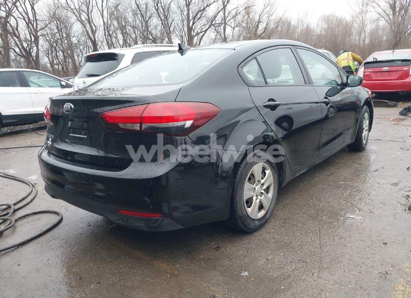 Photo 4 of 2017 Kia Forte LX (VIN 3KPFK4A71HE142447)