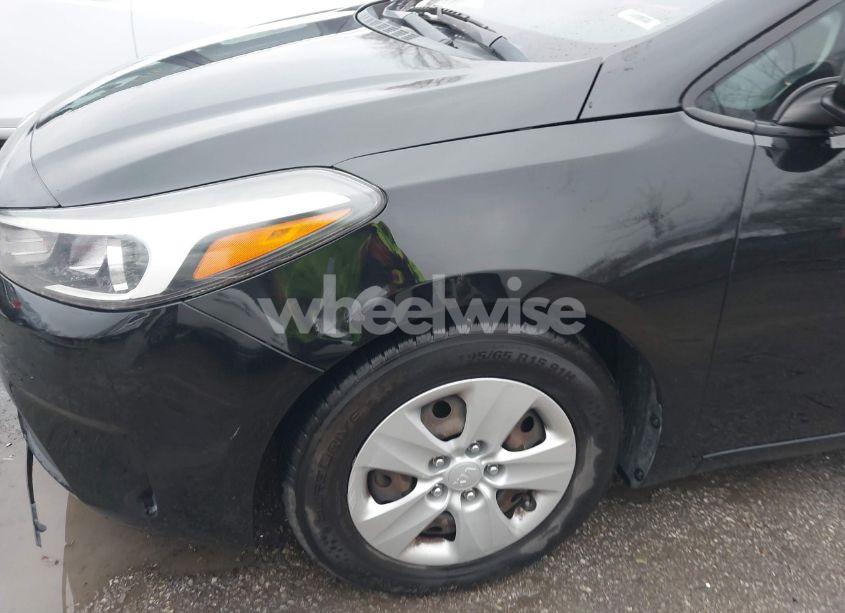 Photo 6 of 2017 Kia Forte LX (VIN 3KPFK4A71HE142447)