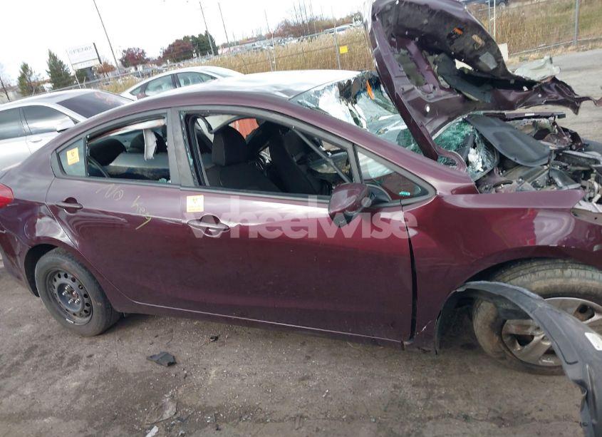 Photo 13 of 2018 Kia Forte LX (VIN 3KPFK4A71JE169024)