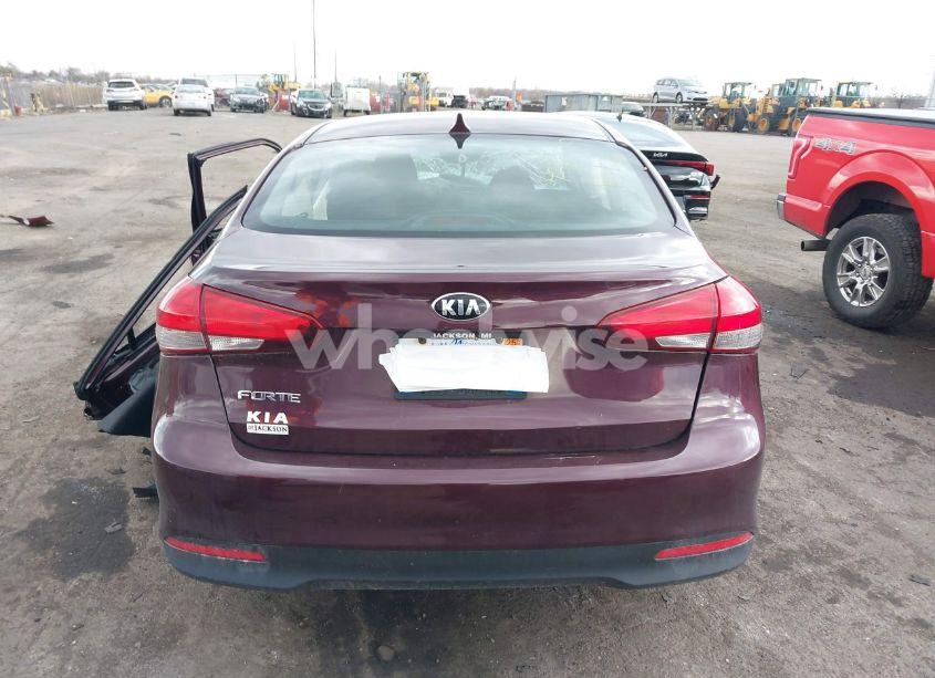 Photo 16 of 2018 Kia Forte LX (VIN 3KPFK4A71JE169024)