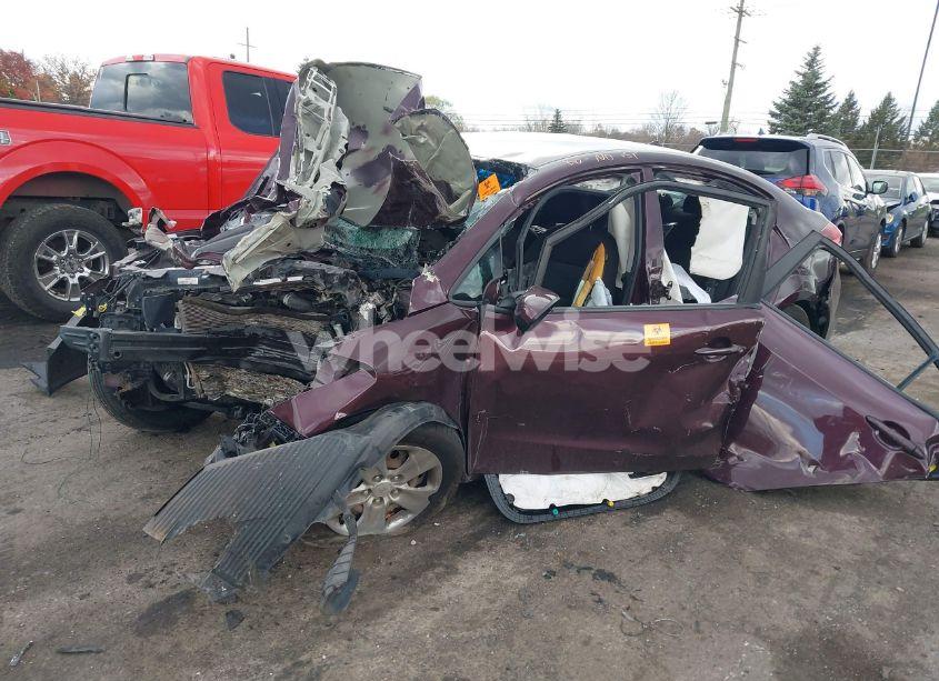 Photo 2 of 2018 Kia Forte LX (VIN 3KPFK4A71JE169024)