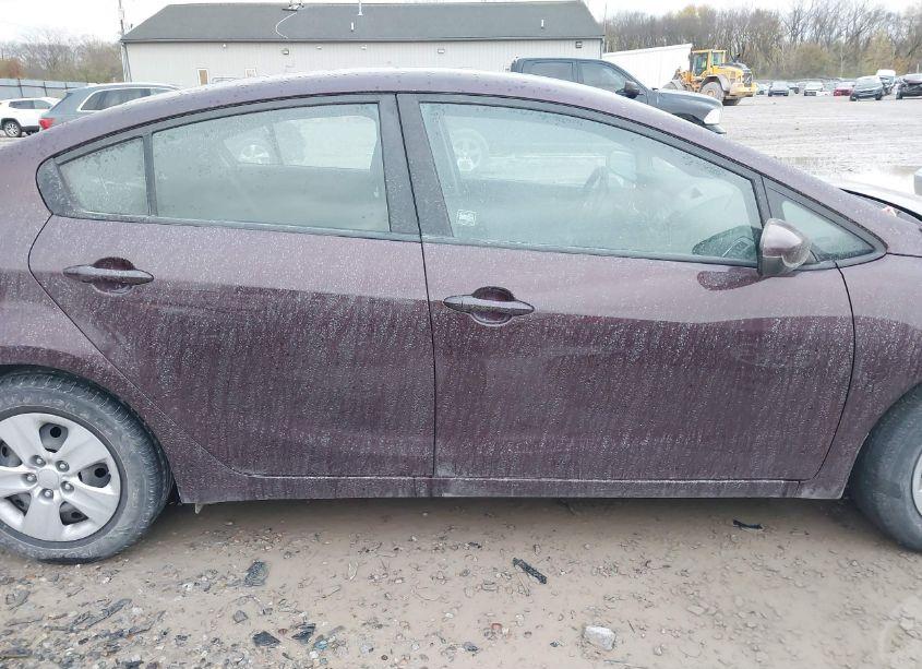 Photo 14 of 2018 Kia Forte LX (VIN 3KPFK4A71JE177754)