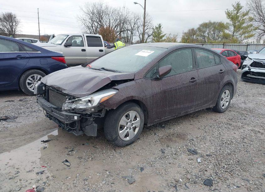 Photo 2 of 2018 Kia Forte LX (VIN 3KPFK4A71JE177754)