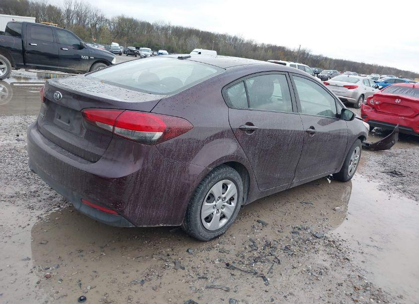 Photo 4 of 2018 Kia Forte LX (VIN 3KPFK4A71JE177754)