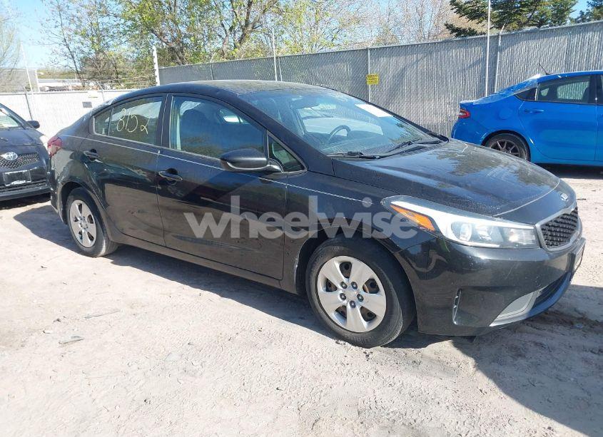 2018 Kia Forte LX (VIN 3KPFK4A71JE179004) main photo