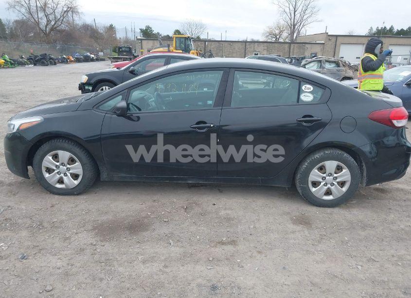 Photo 15 of 2018 Kia Forte LX (VIN 3KPFK4A71JE179259)