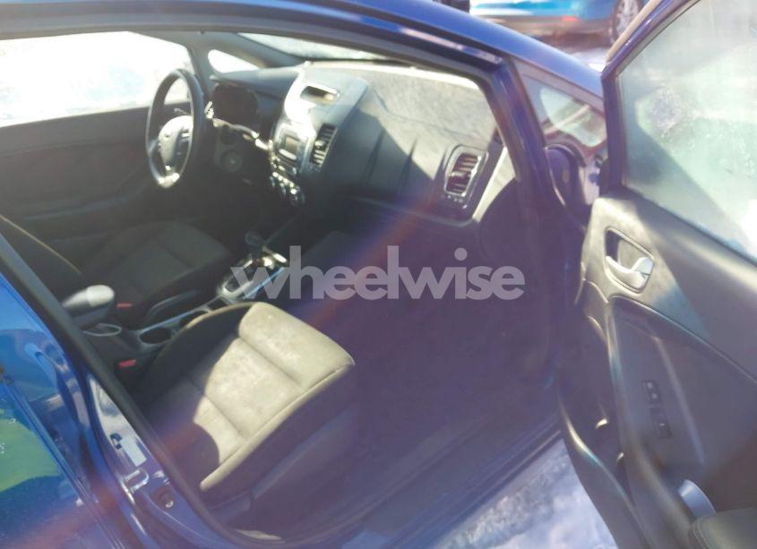 Photo 5 of 2018 Kia Forte LX (VIN 3KPFK4A71JE196613)