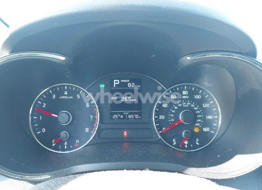 Photo 7 of 2018 Kia Forte LX (VIN 3KPFK4A71JE196613)