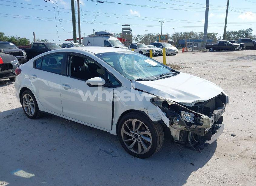 2018 Kia Forte LX (VIN 3KPFK4A71JE199687) main photo