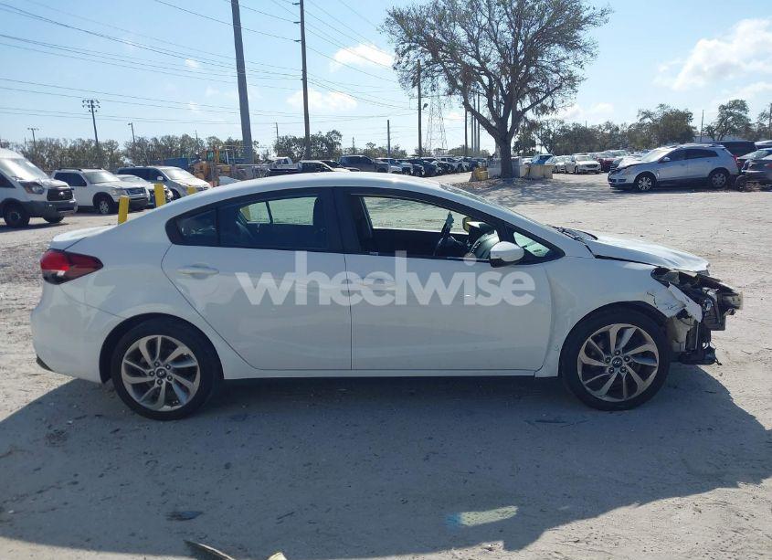 Photo 14 of 2018 Kia Forte LX (VIN 3KPFK4A71JE199687)