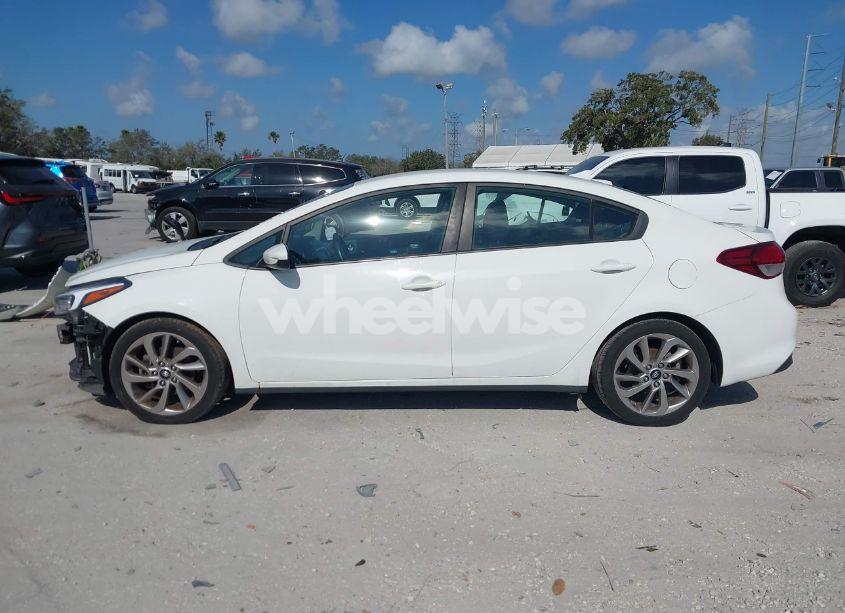 Photo 15 of 2018 Kia Forte LX (VIN 3KPFK4A71JE199687)