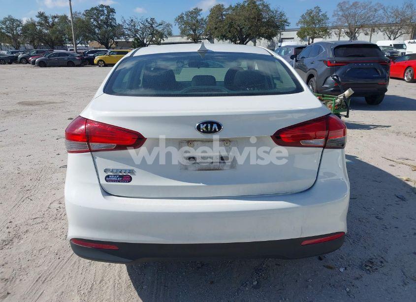 Photo 17 of 2018 Kia Forte LX (VIN 3KPFK4A71JE199687)
