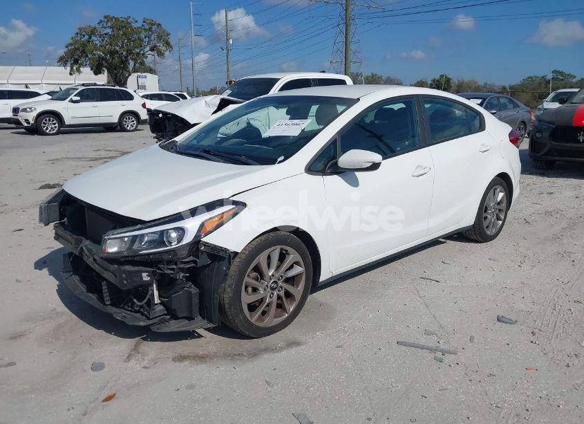 Photo 2 of 2018 Kia Forte LX (VIN 3KPFK4A71JE199687)