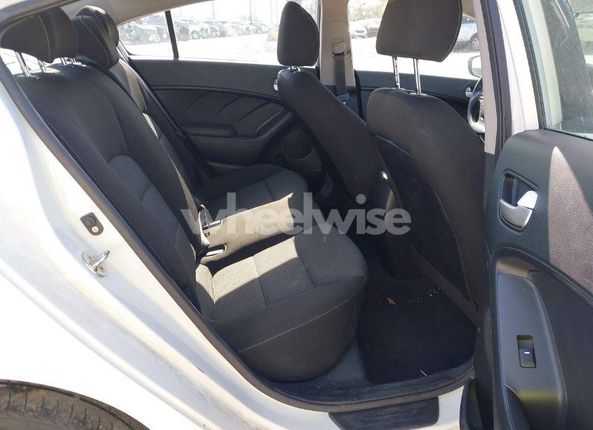 Photo 8 of 2018 Kia Forte LX (VIN 3KPFK4A71JE199687)