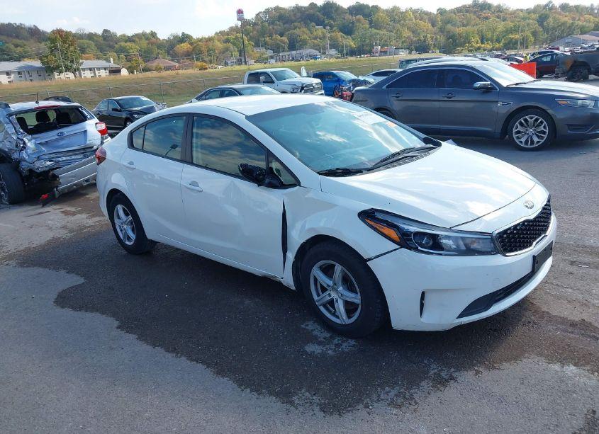 2018 Kia Forte LX (VIN 3KPFK4A71JE211594) main photo