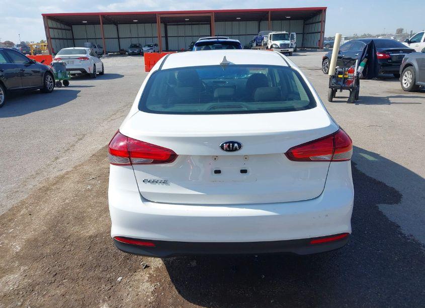 Photo 16 of 2018 Kia Forte LX (VIN 3KPFK4A71JE211594)