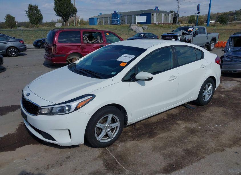Photo 2 of 2018 Kia Forte LX (VIN 3KPFK4A71JE211594)