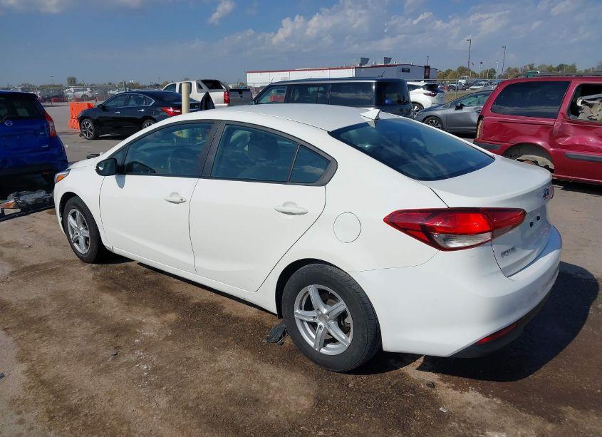 Photo 3 of 2018 Kia Forte LX (VIN 3KPFK4A71JE211594)