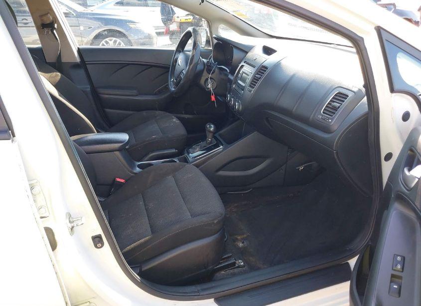 Photo 5 of 2018 Kia Forte LX (VIN 3KPFK4A71JE211594)