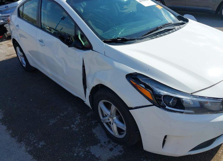 Photo 6 of 2018 Kia Forte LX (VIN 3KPFK4A71JE211594)