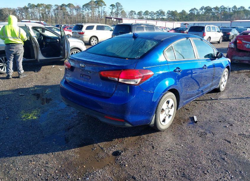 Photo 4 of 2018 Kia Forte LX (VIN 3KPFK4A71JE226693)