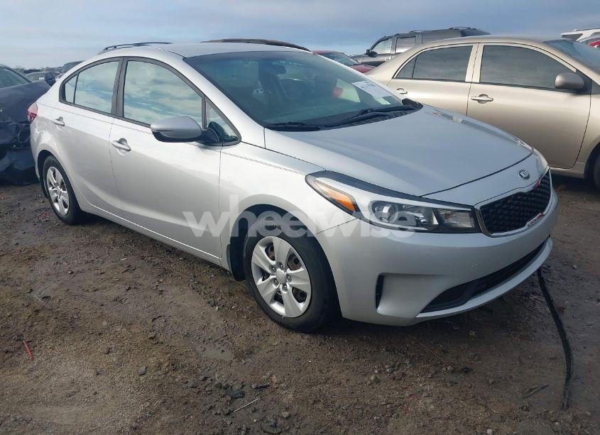 2018 Kia Forte LX (VIN 3KPFK4A71JE255837) main photo