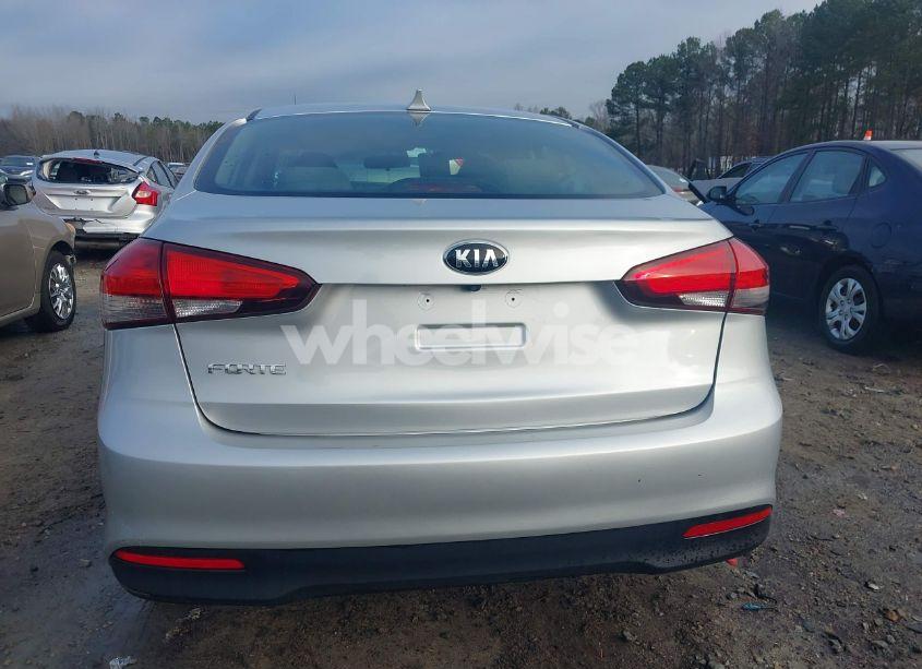 Photo 16 of 2018 Kia Forte LX (VIN 3KPFK4A71JE255837)
