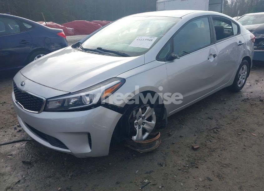 Photo 2 of 2018 Kia Forte LX (VIN 3KPFK4A71JE255837)