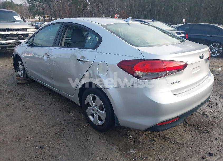 Photo 3 of 2018 Kia Forte LX (VIN 3KPFK4A71JE255837)