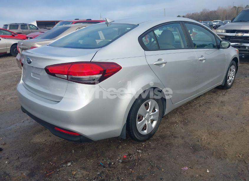 Photo 4 of 2018 Kia Forte LX (VIN 3KPFK4A71JE255837)