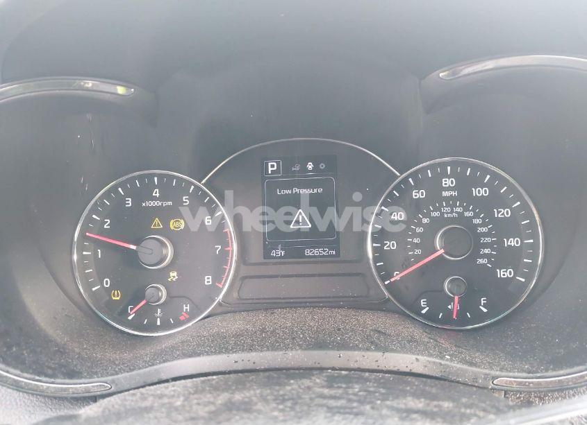 Photo 7 of 2018 Kia Forte LX (VIN 3KPFK4A71JE255837)