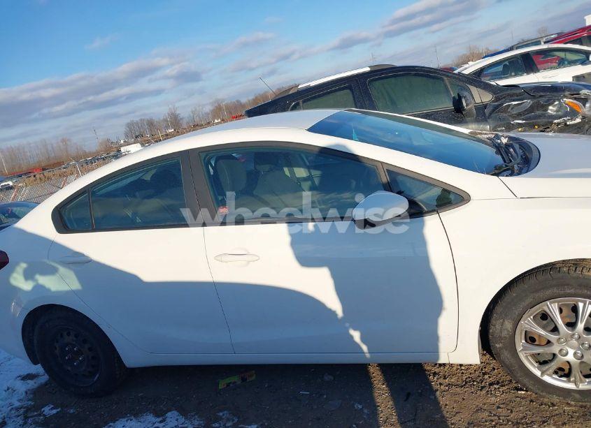 Photo 13 of 2017 Kia Forte LX (VIN 3KPFK4A72HE022303)