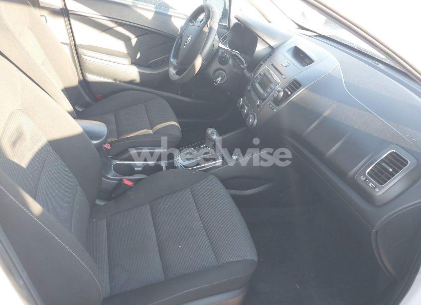 Photo 5 of 2017 Kia Forte LX (VIN 3KPFK4A72HE022303)