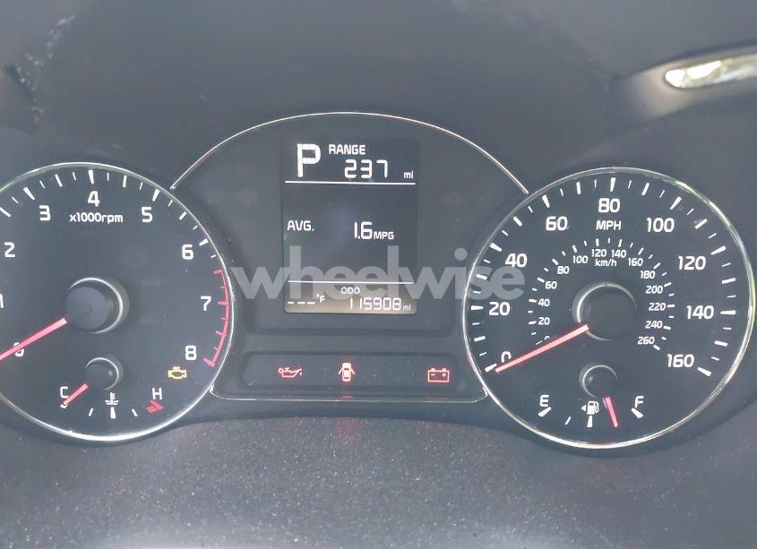 Photo 7 of 2017 Kia Forte LX (VIN 3KPFK4A72HE022303)