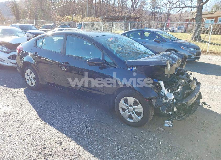2017 Kia Forte LX (VIN 3KPFK4A72HE029834) main photo