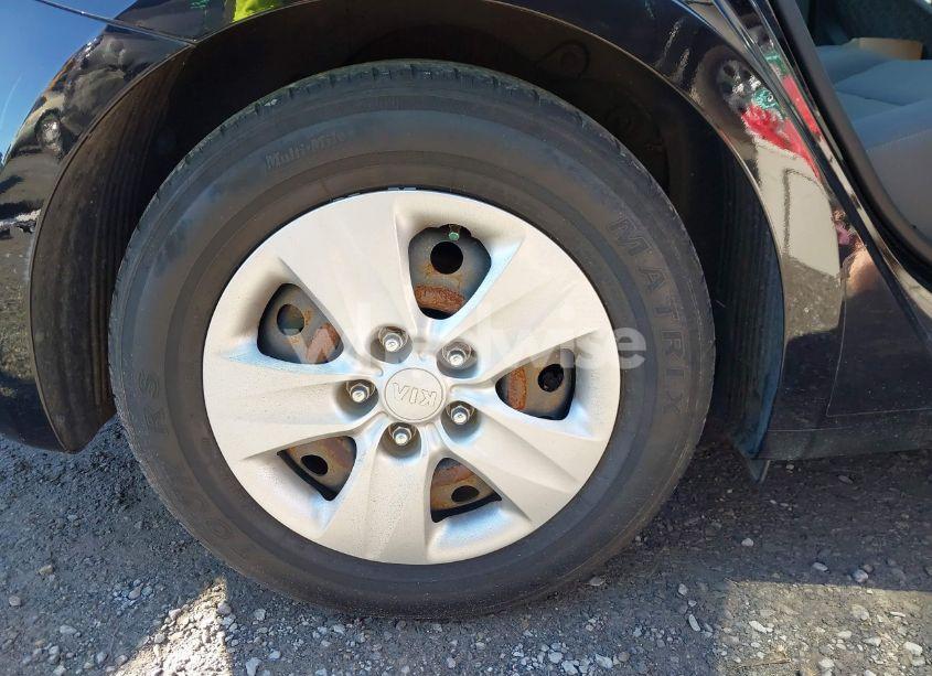 Photo 12 of 2017 Kia Forte LX (VIN 3KPFK4A72HE029834)