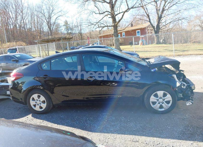 Photo 14 of 2017 Kia Forte LX (VIN 3KPFK4A72HE029834)