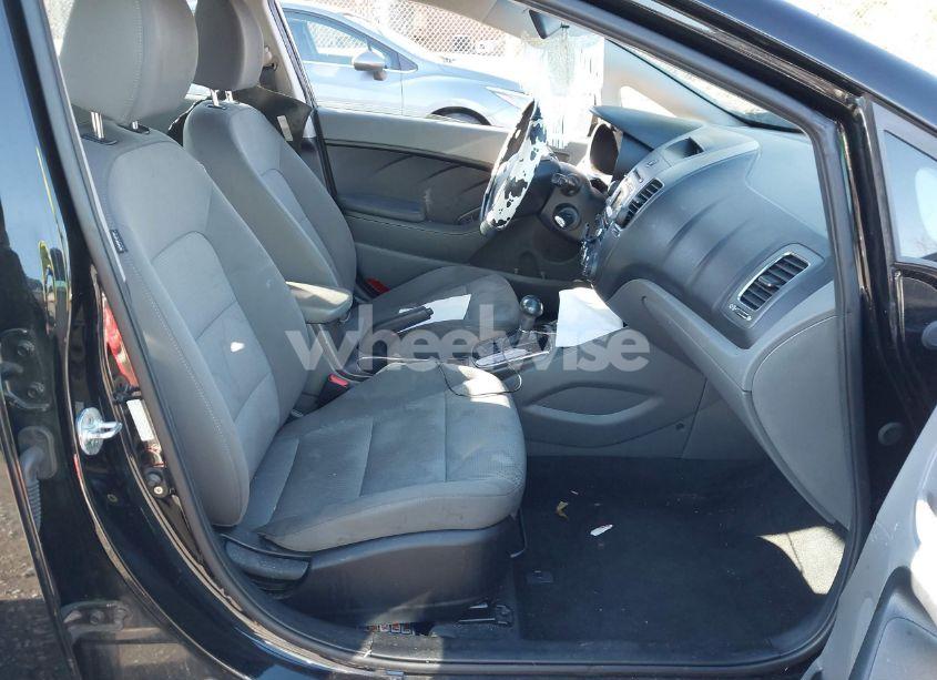 Photo 5 of 2017 Kia Forte LX (VIN 3KPFK4A72HE029834)