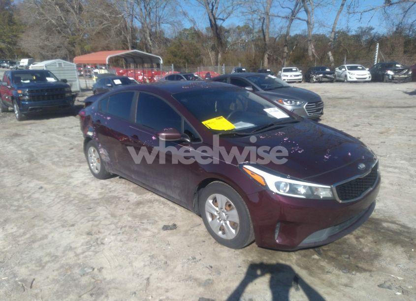 2017 Kia Forte LX (VIN 3KPFK4A72HE046438) main photo