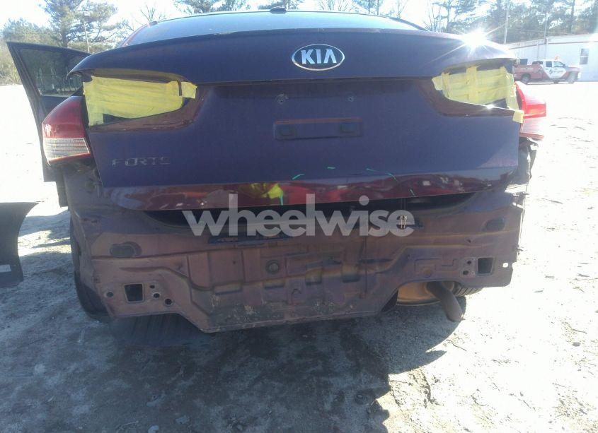 Photo 6 of 2017 Kia Forte LX (VIN 3KPFK4A72HE046438)